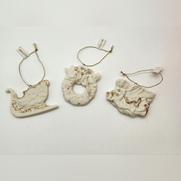 Vtg. Avon Collectible Christmas Tree Ornament Bisque Porcelain 24K Gold Accents - Picture 13 of 14